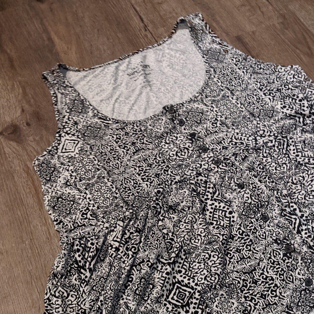 Torrid Sleeveless Baby Doll/Peplum Top